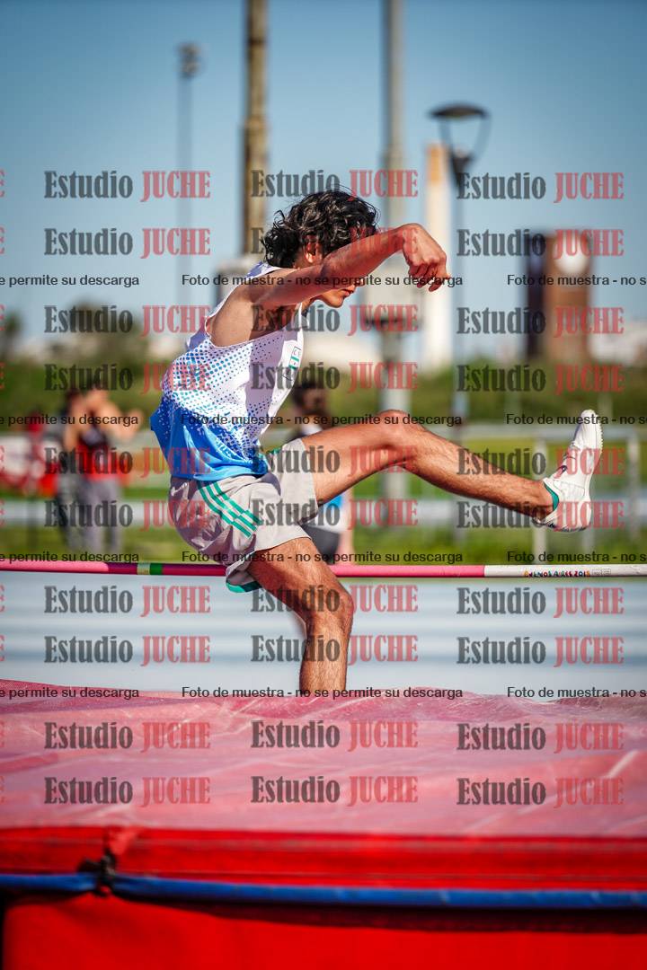 Fotos del salto en alto de mujeres y varones - U15