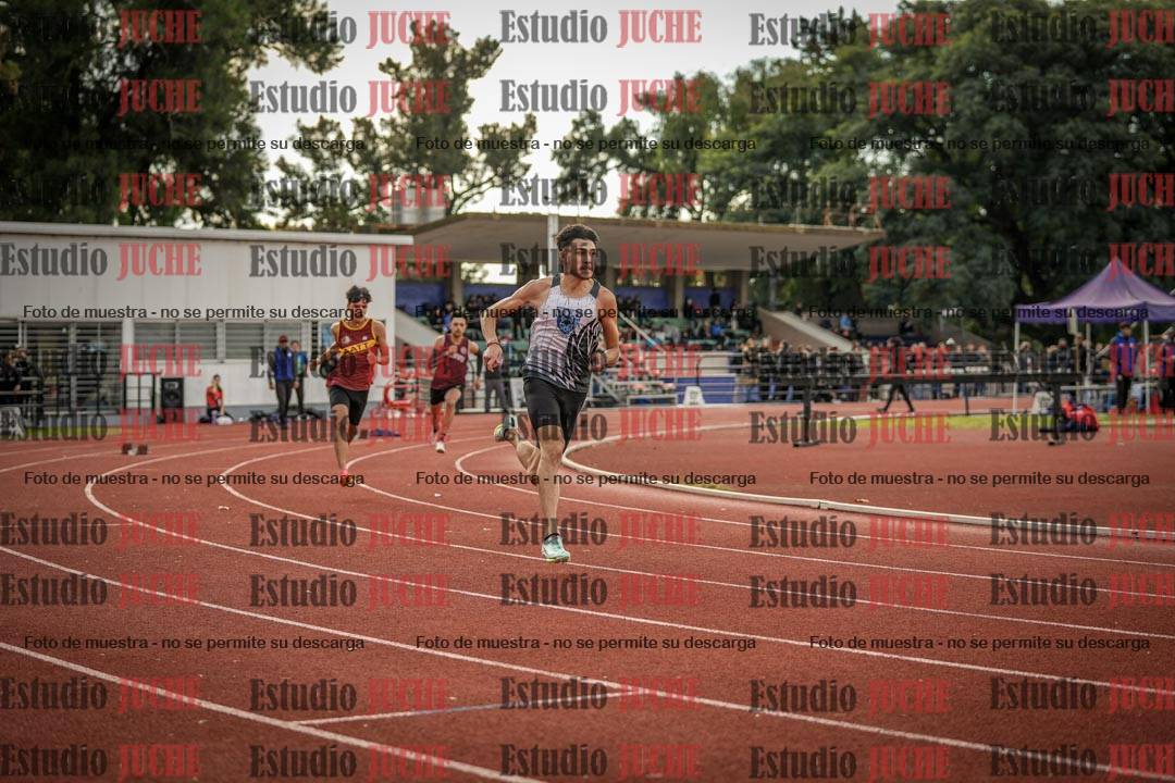 Fotos de los 400 m llanos de varones