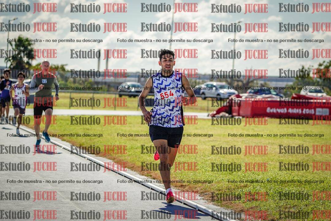 Fotos de los 800 m llanos de varones