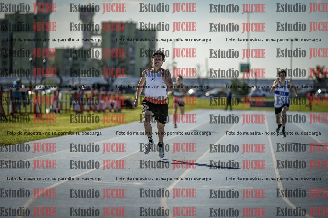 Fotos de los 400 m llanos de varones
