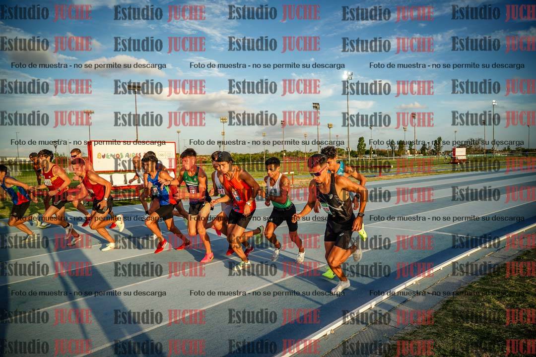 Fotos de los 3000 m llanos de varones