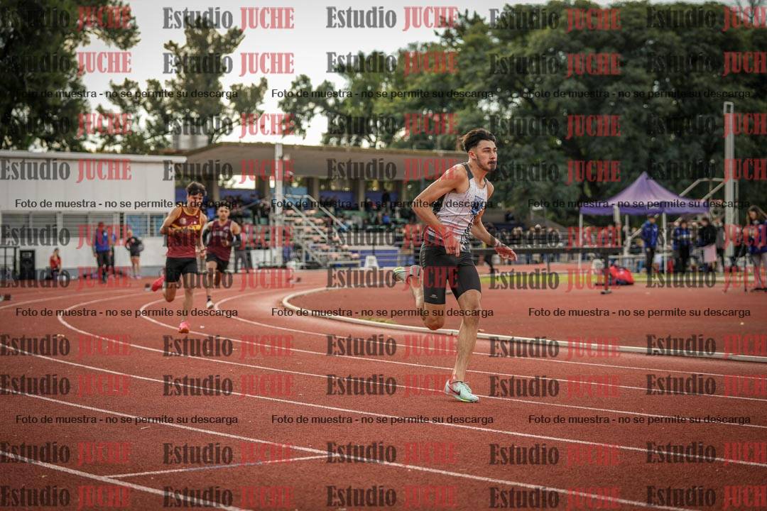 Fotos de los 400 m llanos de varones