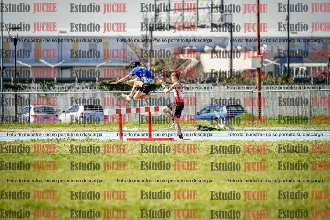 Fotos de los 2000 m con obstáculos de varones