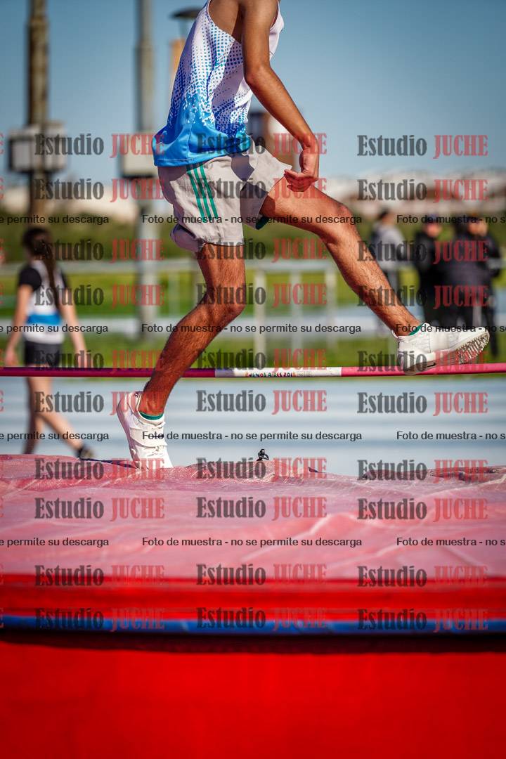 Fotos del salto en alto de mujeres y varones - U15