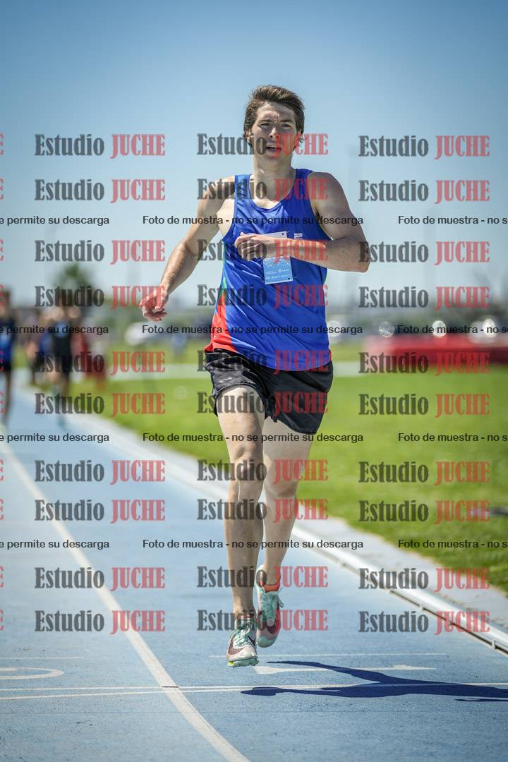 Fotos de los 800 m llanos de varones