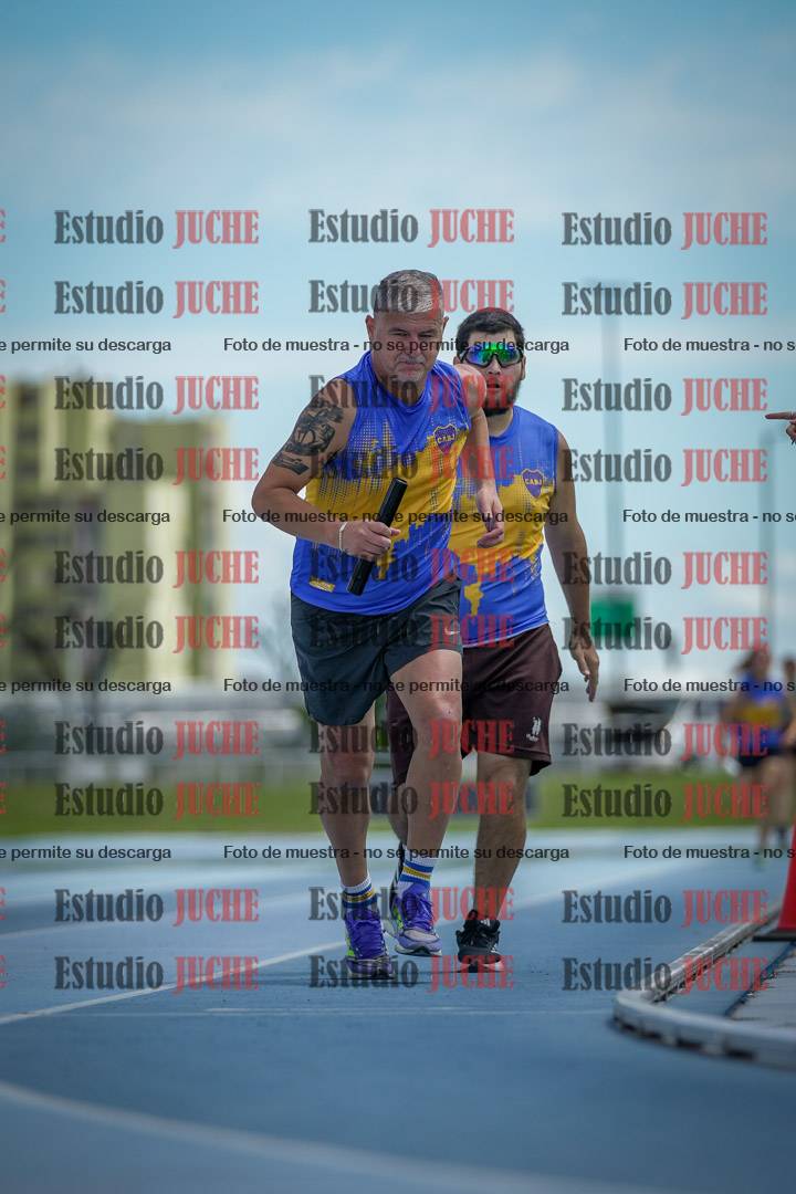 Fotos durante el transcurso de los relevos 20' para running teams - serie 1