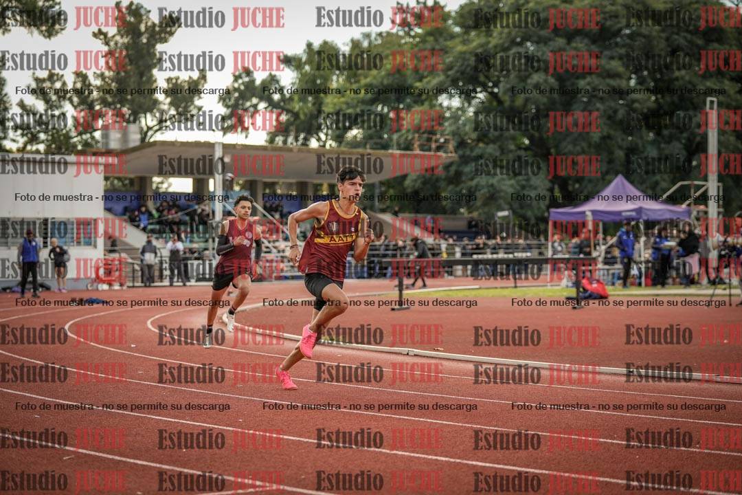 Fotos de los 400 m llanos de varones