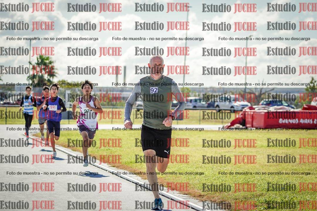Fotos de los 800 m llanos de varones