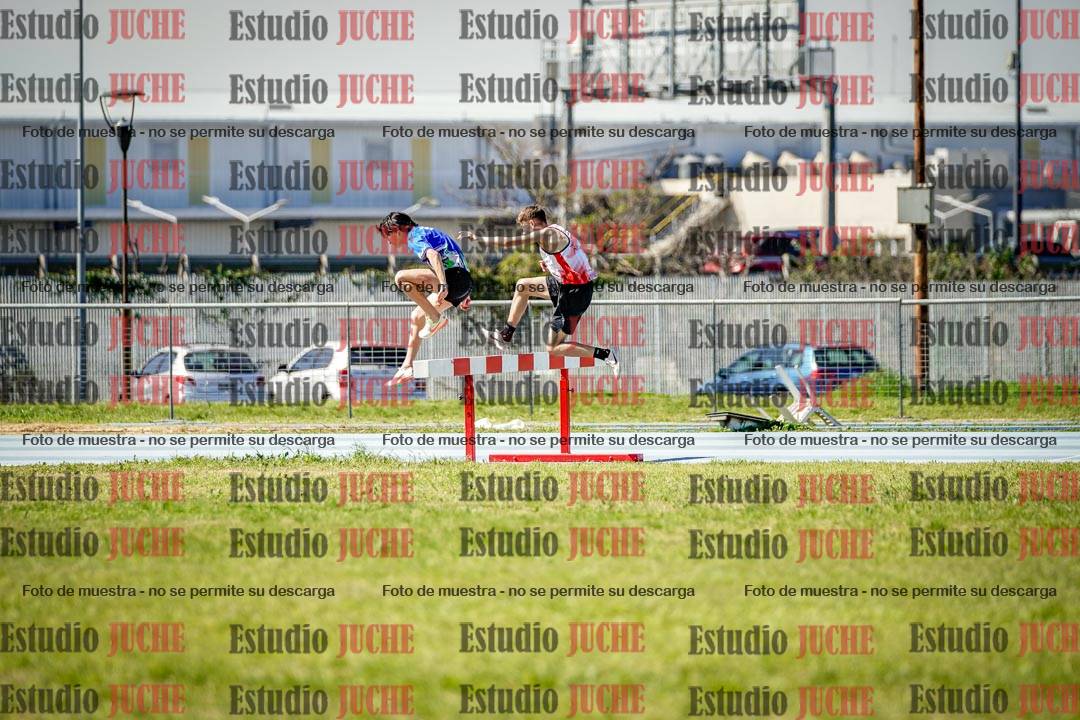 Fotos de los 2000 m con obstáculos de varones