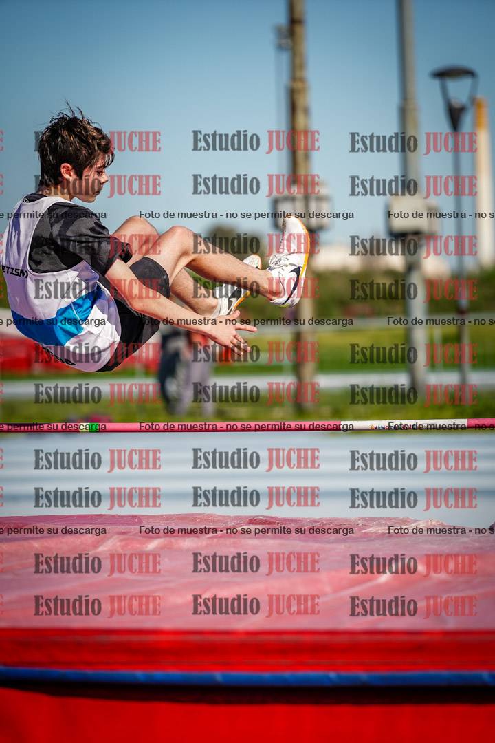 Fotos del salto en alto de mujeres y varones - U15