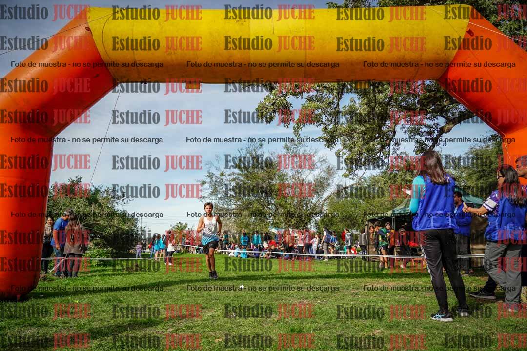 Fotos de la llegada del cross de 2000 m