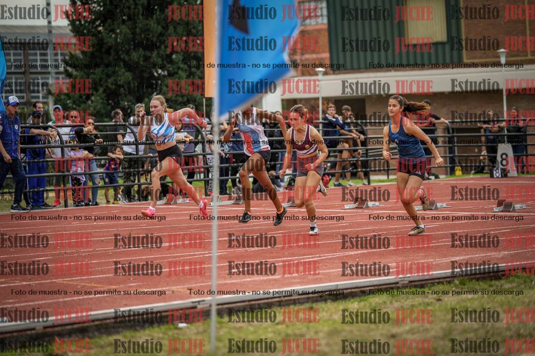 Fotos de los 100 m con vallas de mujeres - heptatlón 1
