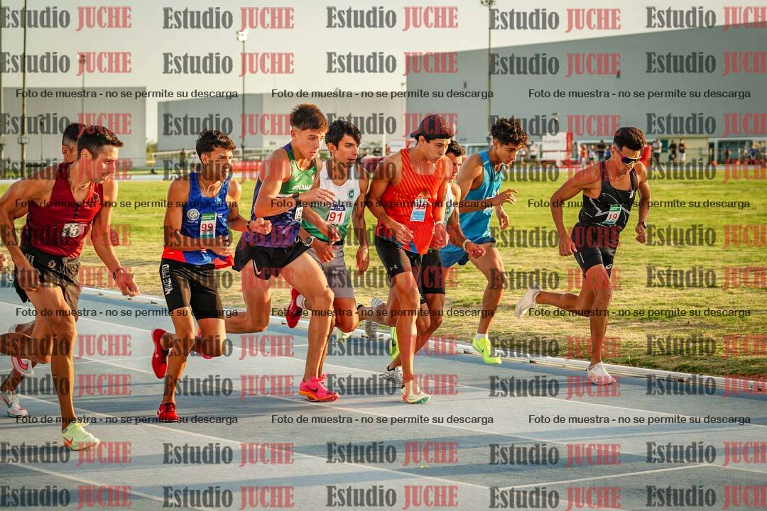 Fotos de los 3000 m llanos de varones