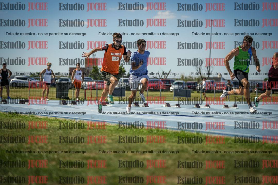 Fotos de los 100 m llanos de varones