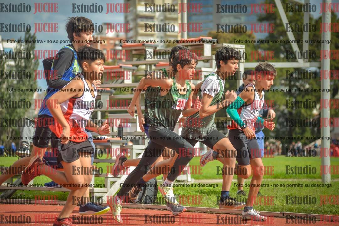 Fotos de los 600 m llanos de varones