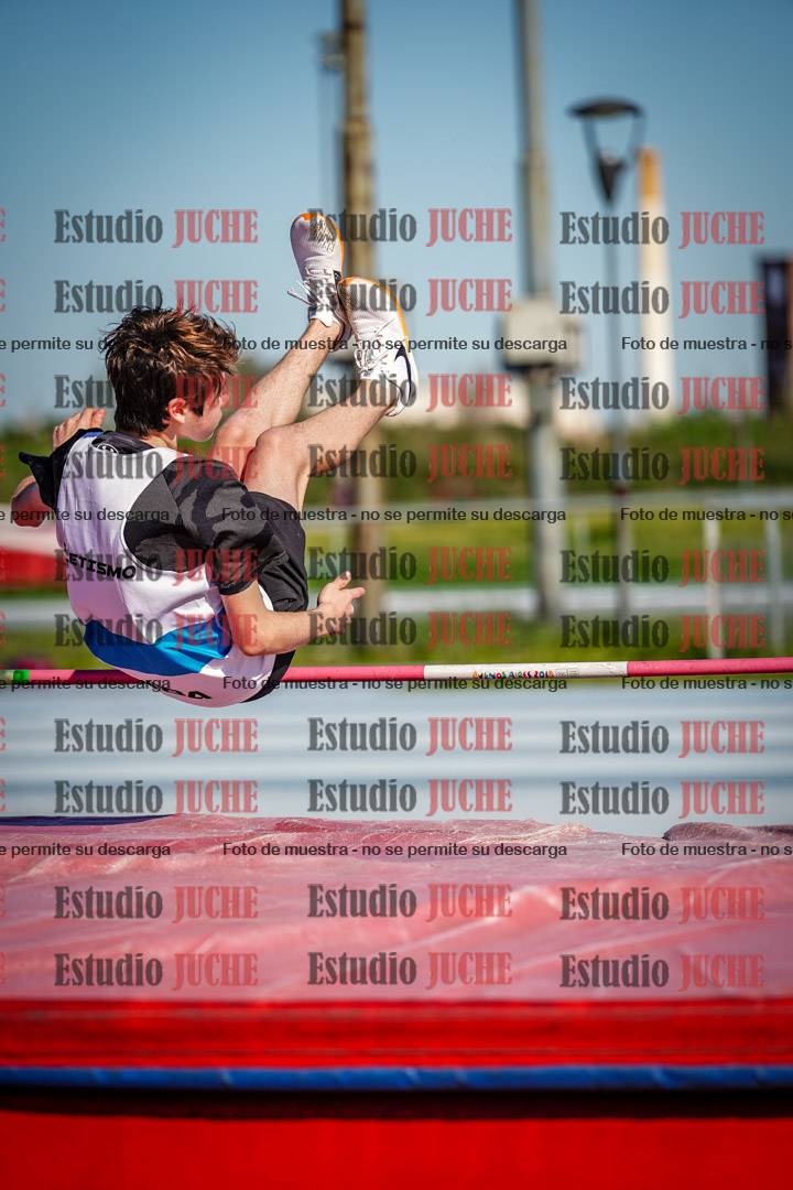 Fotos del salto en alto de mujeres y varones - U15