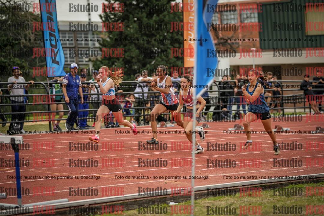 Fotos de los 100 m con vallas de mujeres - heptatlón 1