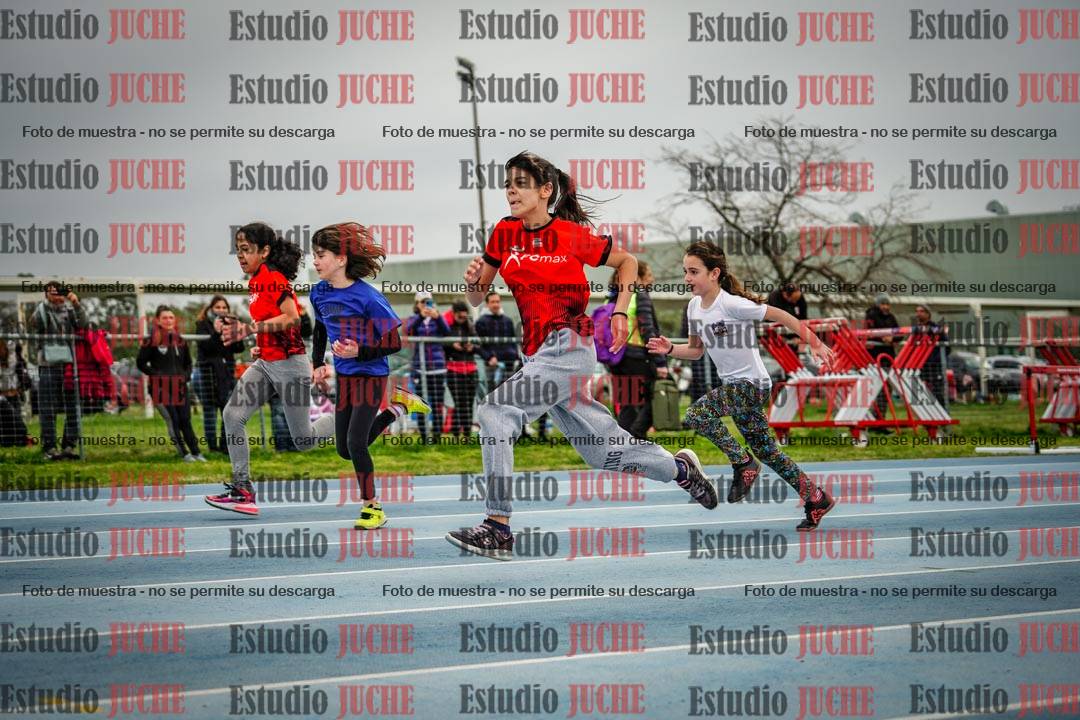Fotos de los 50 m llanos de mujeres - U12