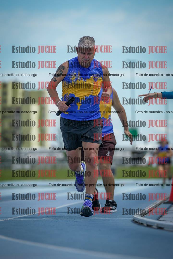 Fotos durante el transcurso de los relevos 20' para running teams - serie 1