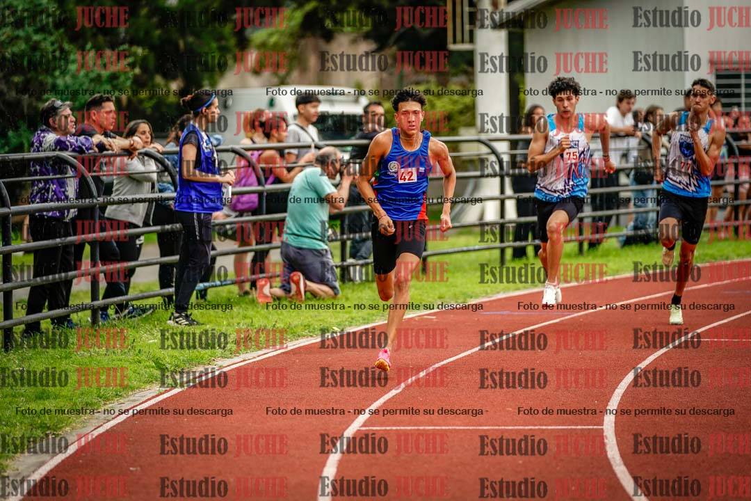 Fotos de los 800 m llanos de varones