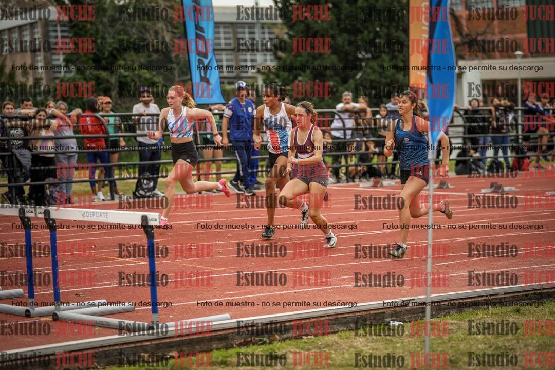 Fotos de los 100 m con vallas de mujeres - heptatlón 1