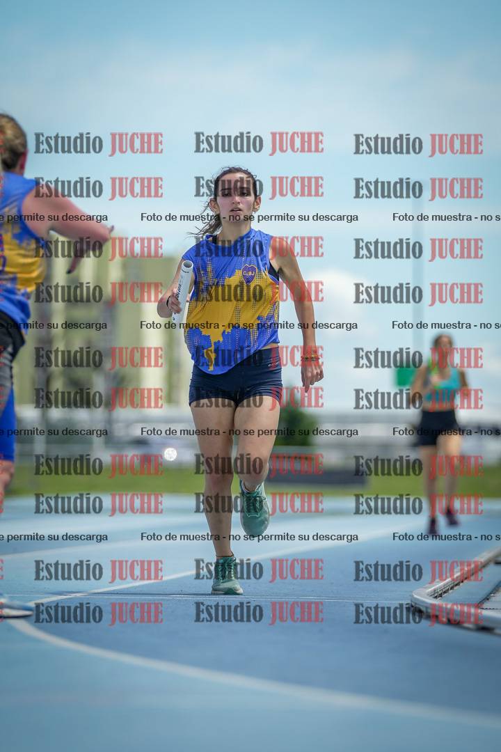 Fotos durante el transcurso de los relevos 20' para running teams - serie 1