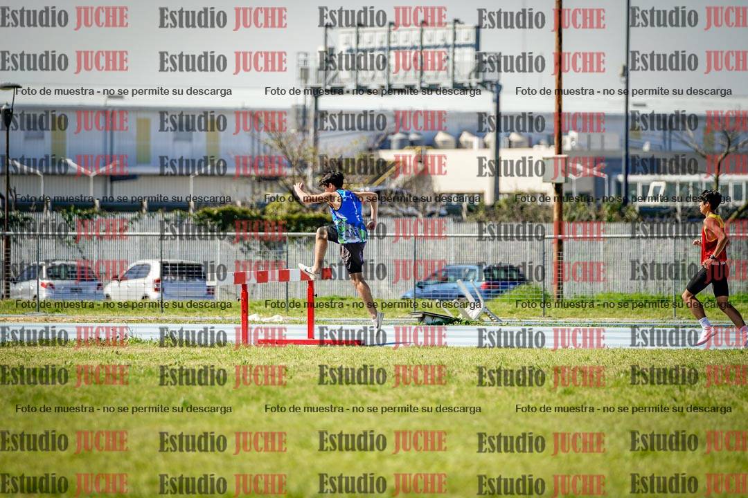 Fotos de los 2000 m con obstáculos de varones