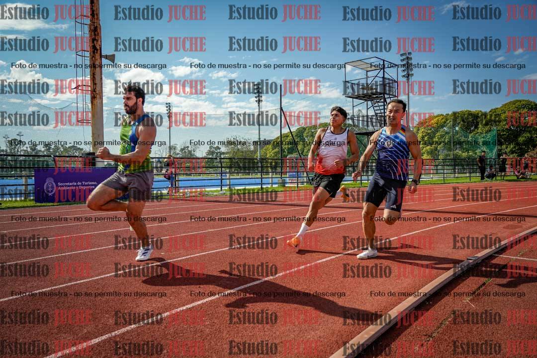 Fotos de los 200 m llanos de varones