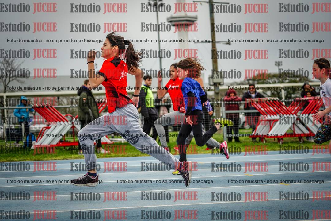 Fotos de los 50 m llanos de mujeres - U12