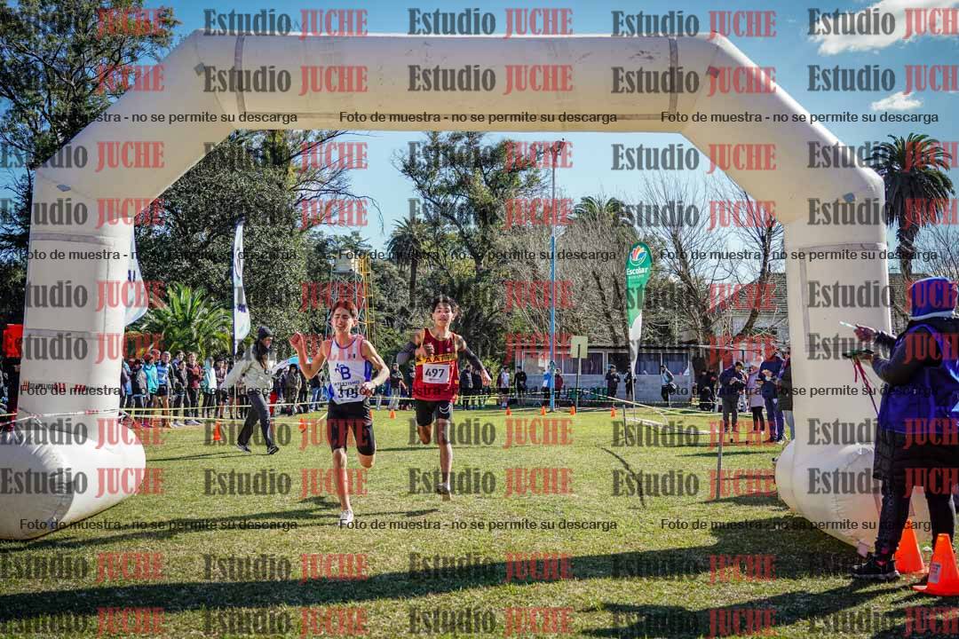 Fotos de la llegada del cross de 2000 m