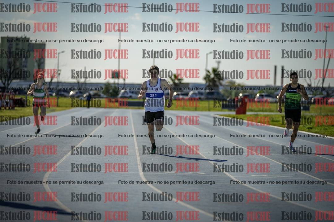Fotos de los 400 m llanos de varones