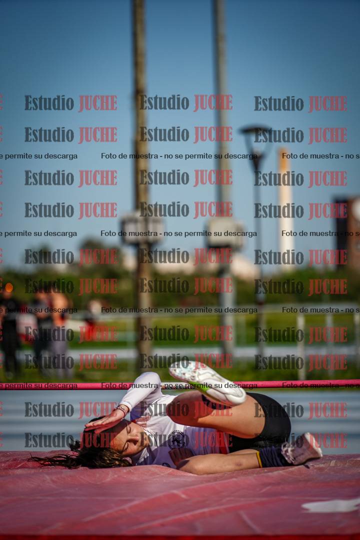 Fotos del salto en alto de mujeres y varones - U15