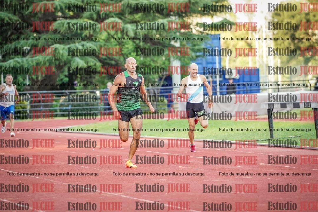 Fotos de los 400 m llanos de varones