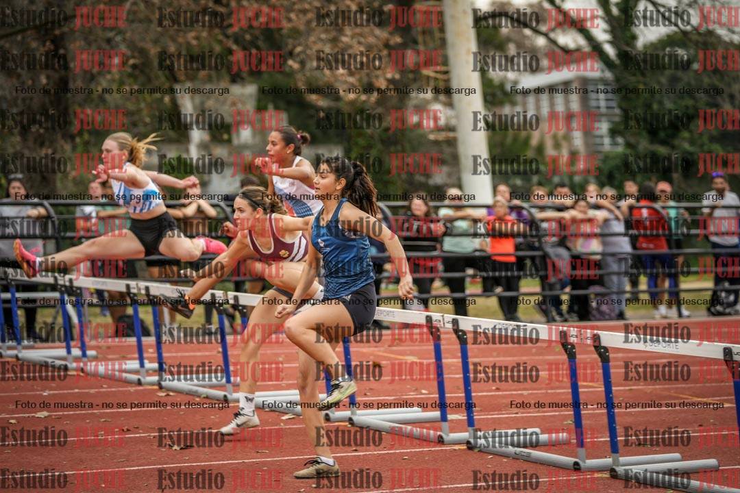 Fotos de los 100 m con vallas de mujeres - heptatlón 1