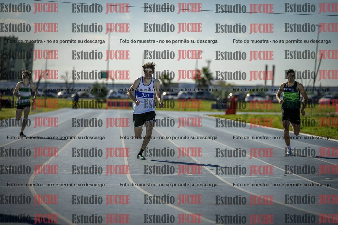 Fotos de los 400 m llanos de varones