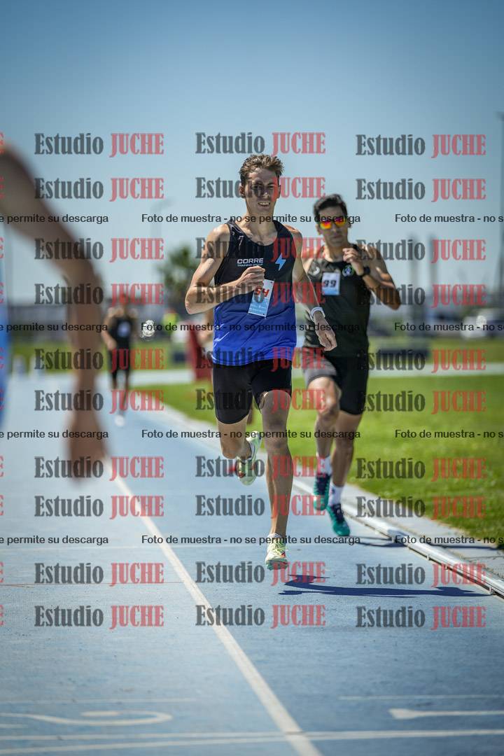 Fotos de los 800 m llanos de varones