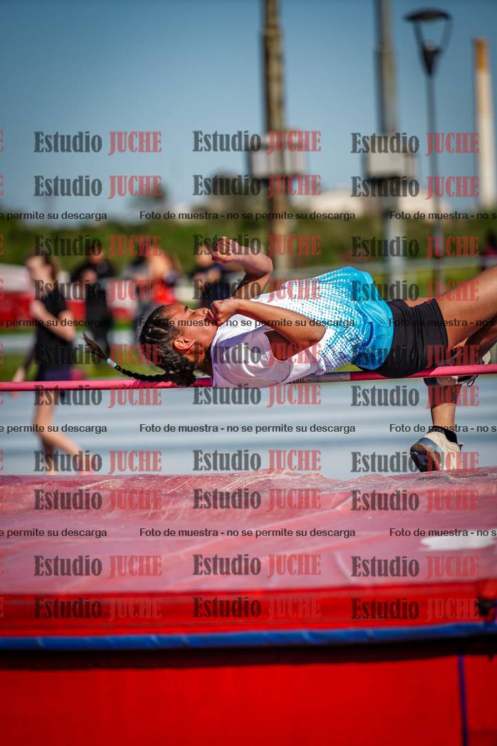 Fotos del salto en alto de mujeres y varones - U15