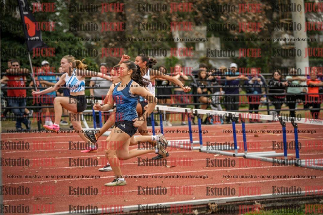 Fotos de los 100 m con vallas de mujeres - heptatlón 1