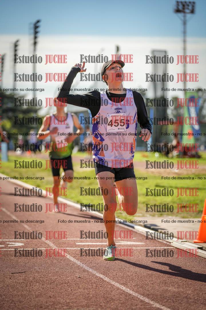 Fotos de los 800 m llanos de varones