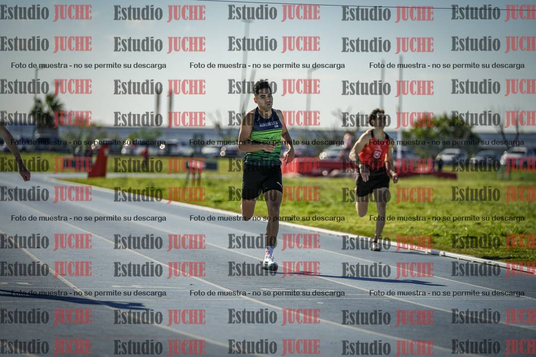 Fotos de los 400 m llanos de varones