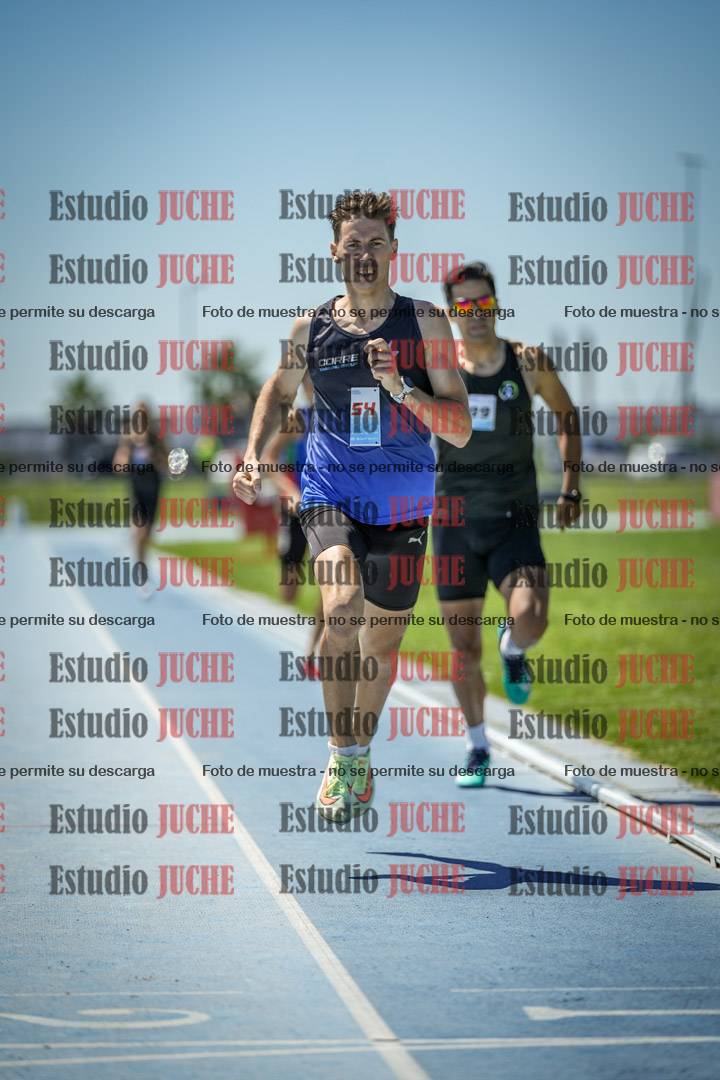 Fotos de los 800 m llanos de varones