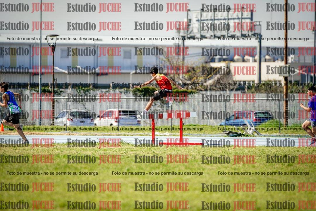 Fotos de los 2000 m con obstáculos de varones