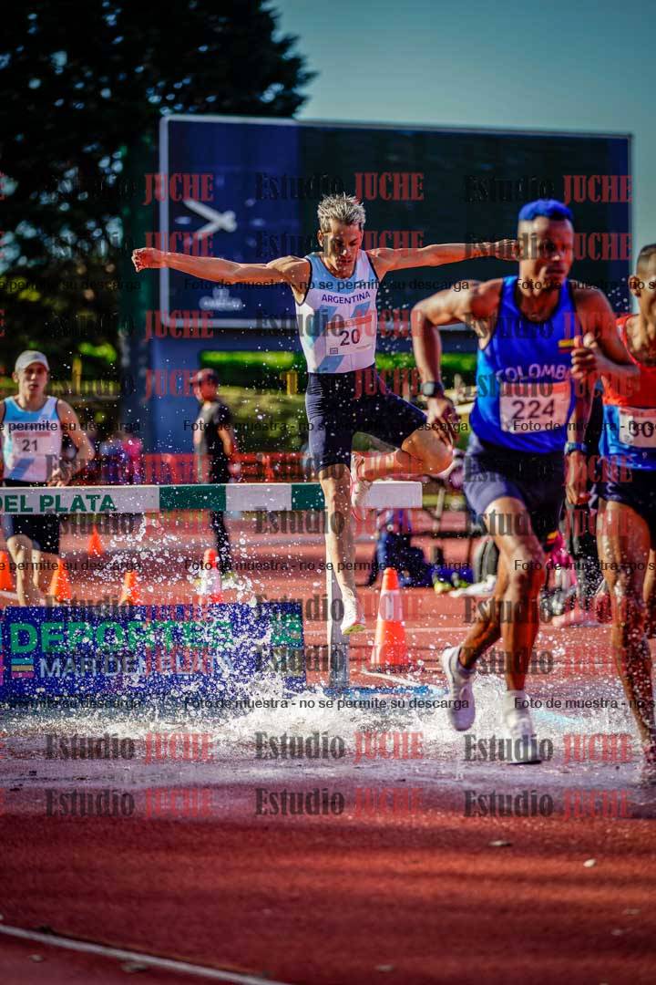 Fotos de los 3000 m con obstáculos de varones
