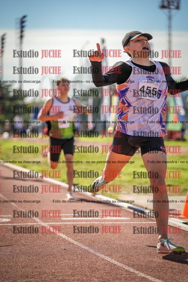 Fotos de los 800 m llanos de varones