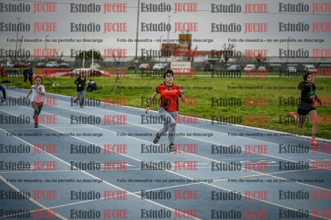 Fotos de los 50 m llanos de mujeres - U12
