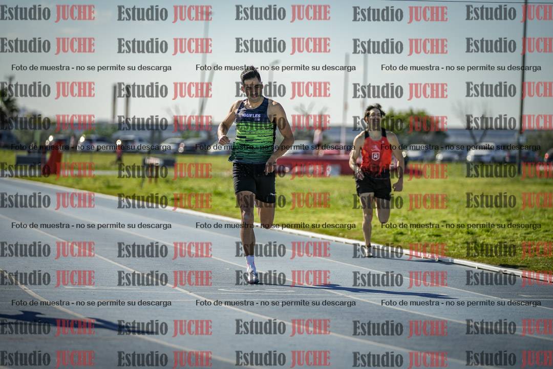 Fotos de los 400 m llanos de varones