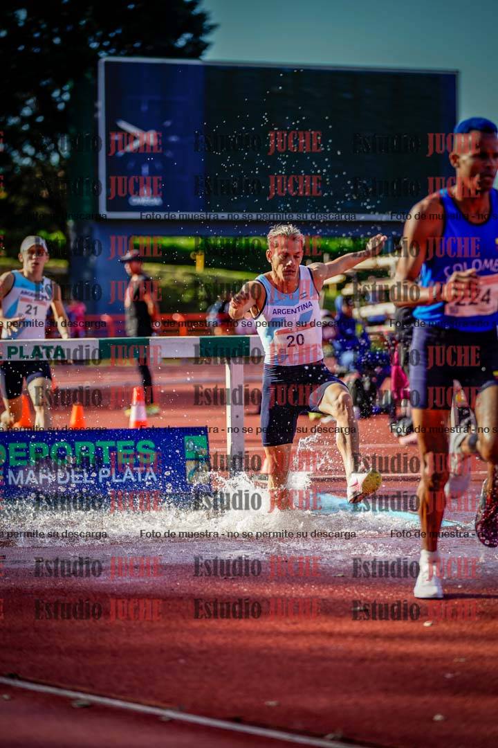 Fotos de los 3000 m con obstáculos de varones