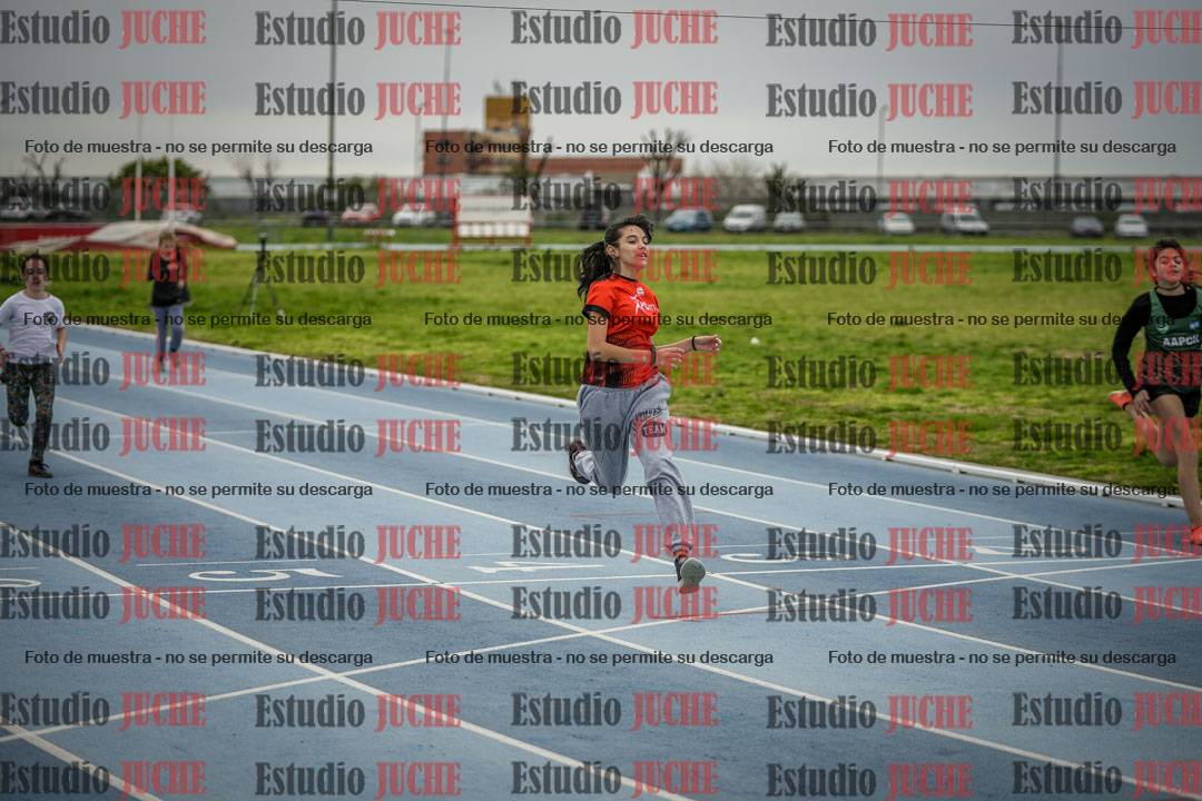 Fotos de los 50 m llanos de mujeres - U12
