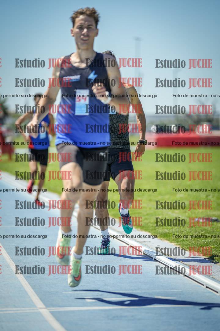 Fotos de los 800 m llanos de varones