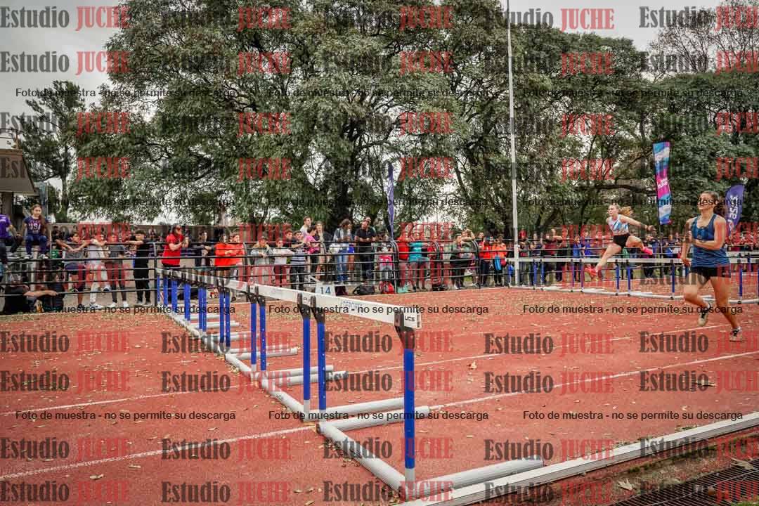 Fotos de los 100 m con vallas de mujeres - heptatlón 1
